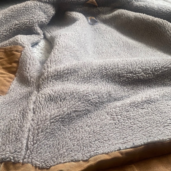 Carhartt Women’s Tan Vest with Sherpa lining - Picture 11 of 11